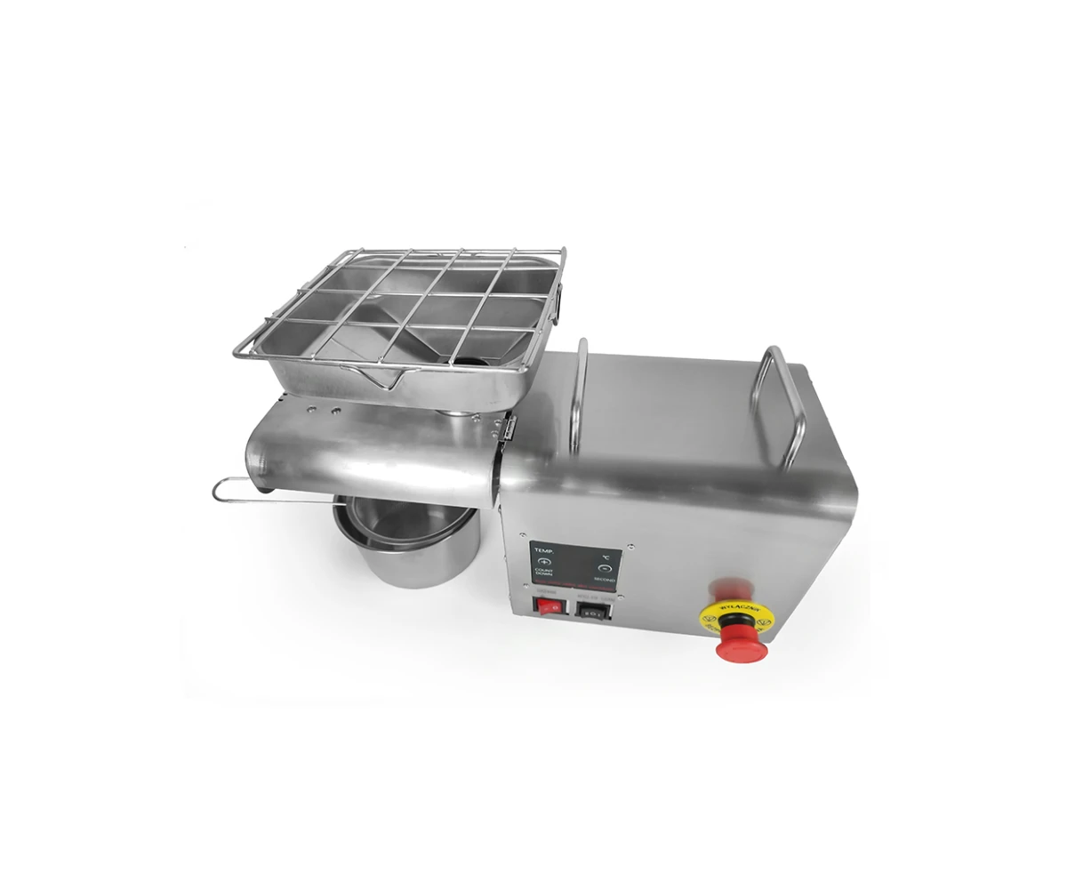 pressing-cold-oil-in-home